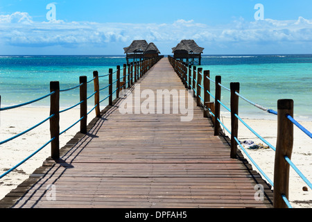 Hotel jetty, Bwejuu Beach, Zanzibar, Tanzania, Oceano indiano, Africa orientale, Africa Foto Stock