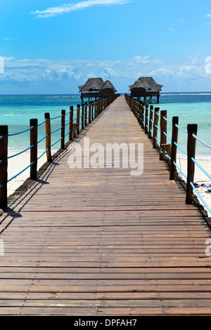 Hotel jetty, Bwejuu Beach, Zanzibar, Tanzania, Oceano indiano, Africa orientale, Africa Foto Stock