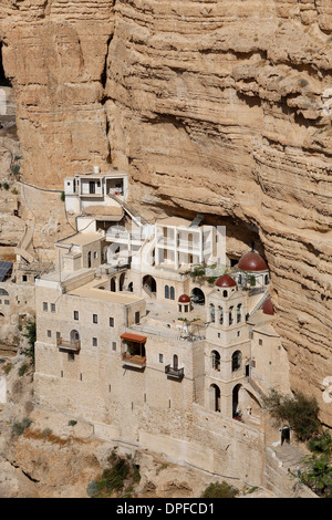 Greco-ortodossa di San Giorgio di Koziba monastero sul pendio di Wadi Qelt, il Deserto della Giudea, Israele, Medio Oriente Foto Stock