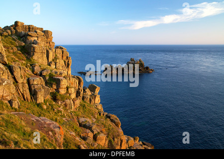 Serata sole sulla scogliera, Lands End, Cornwall, England, Regno Unito, Europa Foto Stock