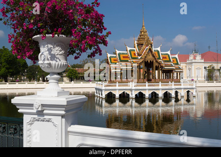 Aisawan-Dhipaya-Asana Pavilion, Bang Pa-In Palace, Tailandia Centrale, Thailandia, Sud-est asiatico, in Asia Foto Stock