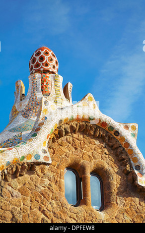 Dettaglio della portineria padiglioni presso il Parc Güell, di Antoni Gaudi. Barcellona. La Catalogna. Spagna Foto Stock
