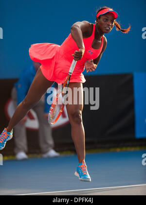 Melbourne, Victoria, Australia. Xiv gen, 2014. Sloane Stephens (USA) di fronte Y. Shvedova (KAZ) nel giorno due play del 2014 Australian Open a Melbourne. Stephens ha vinto 7-6, 6-3 in un calore ritardato corrispondono. Temperature di Melbourne ha raggiunto 109.4 F. Credito: Ken Hawkins/ZUMAPRESS.com/Alamy Live News Foto Stock