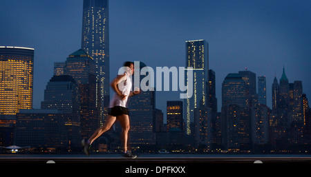 Ex West Coast Eagles Australian Rules Football coach John Worsfold corre in New York City Marathon Foto Stock