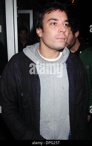 Nov. 15, 2006 - New York New York, Stati Uniti - Una celebrazione di RAY-BAN WAYFARER OCCHIALI DA SOLE E LE ICONE CHE LI INDOSSA.IRVING PLAZA DI NEW YORK, NY 11-15-2006. - JIMMY FALLON.K50771JKRON(Immagine di credito: © Giovanni Krondes/Globe foto/ZUMAPRESS.com) Foto Stock