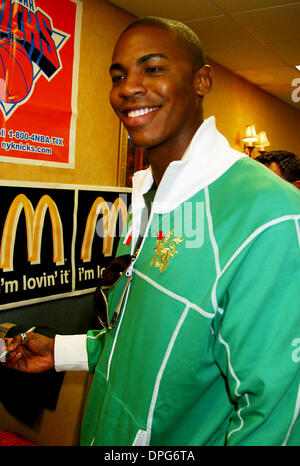 Gen 12, 2006 - New York New York, Stati Uniti - K46412JBU.New York Knicks i giocatori e il cast di ''Gloria Road'' Onore Martin Luther King Jr. al McDonalds , New York New York 01-12-2006.(Immagine di credito: © Judie Burstein/Globe foto/ZUMAPRESS.com) Foto Stock