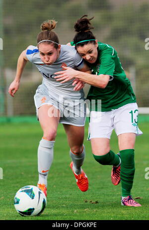 La Manga Club, Spagna. Xiv gen, 2014. Donne amichevole internazionale. Irlanda / Paesi Bassi. Sophie Perry (Irlanda) Credito: Tony Henshaw/Alamy Live News Foto Stock