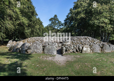 La sepoltura del neolitico Cairns a Clava Cairns nelle vicinanze Culloden in Inverness-shire in Scozia. Foto Stock