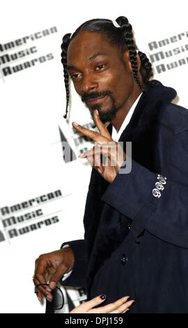 Nov. 21, 2006 - Hollywood, California, Stati Uniti - LOS ANGELES, CA 21 novembre 2006 .La registrazione artista Snoop Dogg durante il 2006 American Music Awards, tenutasi presso lo Shrine Auditorium, il 21 novembre 2006 a Los Angeles. - K50850MGE(Immagine di credito: © Michael Germana Globo/foto/ZUMAPRESS.com) Foto Stock