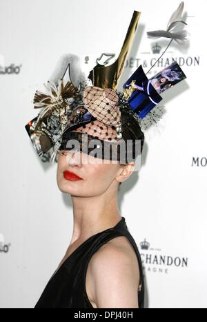 25 ottobre 2006 - Strawberry Hill House, Twickenham, Londra - Erin O'Connor.Model.Moet and Chandon Fashion omaggio.Strawberry Hill House, Twickenham, Londra.24 Ottobre 2006.DIE19347.Credit: - K51014(Immagine di credito: © Globo foto/ZUMAPRESS.com) Foto Stock