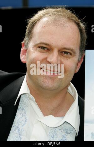 25 maggio 2006 - Hollywood e Los Angeles, Stati Uniti d'America - CHRISTIAN CARION.REGISTA.78TH ACADEMY AWARDS, FLFA PHOTOCALL.KODAK Theatre, Hollywood, LOS ANGELES, Stati Uniti d'America.03-Mar-06.LAQ67489.K48106.(Immagine di credito: © Globo foto/ZUMAPRESS.com) Foto Stock