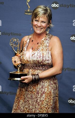 Sett. 6, 2006 - Hollywood e Los Angeles, Stati Uniti d'America - KIM ZIMMER.attrice.33RD GIORNO Emmy Awards.KODAK Theatre, Hollywood, LOS ANGELES, Stati Uniti d'America.28-Apr-06.LAR69595.K51167.Credit:(Immagine di credito: © Globo foto/ZUMAPRESS.com) Foto Stock