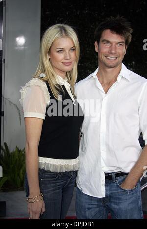 Dic. 27, 2005 - Hollywood e Los Angeles, Stati Uniti d'America - Rebecca Romijn e Jerry O'CONNELL.attori.La vostra, miniera & IL NOSTRO MONDO, PREMIER.Glossari Affini DOME, Hollywood, LOS ANGELES, Stati Uniti d'America.20-Nov-05.Giro61117.Credit: - K46303(Immagine di credito: © Globo foto/ZUMAPRESS.com) Foto Stock