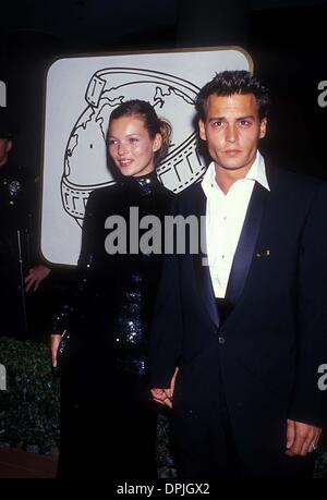 Apr. 12, 2006 - Johnny Depp con Kate Moss AL GLODEN AWARDS 1995.K0432LR. LISA ROSE-(Immagine di credito: © Globo foto/ZUMAPRESS.com) Foto Stock