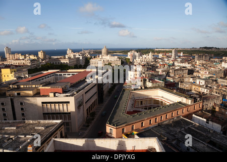Havana City View attraverso Habana Vieja, Havana Vecchia) Cuba Foto Stock