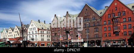 In legno antico edifici anseatica facente parte di Bryggen, un sito Patrimonio Mondiale dell'UNESCO, la città di Bergen, Hordaland, Norvegia, Foto Stock