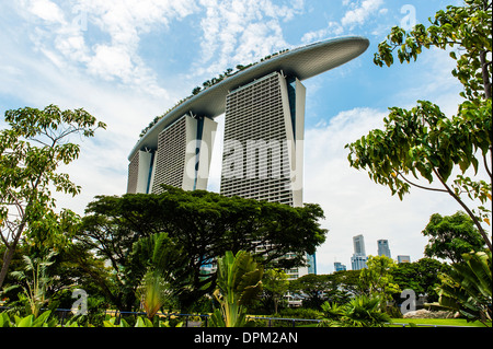 Punto di riferimento di Singapore il Marina Bay - 57-storey hotel Marina Bay Sands Foto Stock