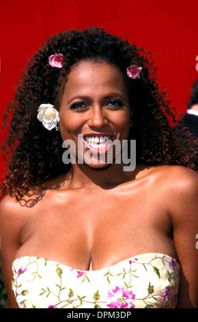 Gen 19, 2006 - K13238FB.50TH Emmy Awards Shrine Auditorium di LOS ANGELES 09-13-1998.LISA NICOLE CARSON. FITZROY BARRETT-(Immagine di credito: © Globo foto/ZUMAPRESS.com) Foto Stock