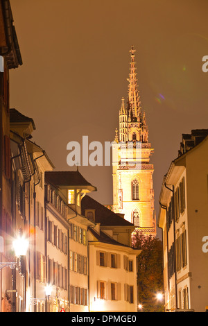 Basilea Munster o Minster Cathedral. L'architettura date dal tra 1019 e 1500. Foto Stock