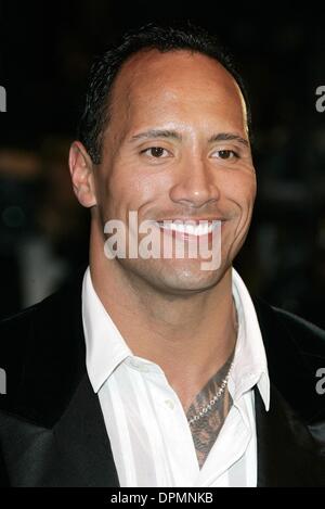 Mar 28, 2006 - West Hollywood, LOS ANGELES, Stati Uniti d'America - Dwayne Johnson alias The Rock.attore.Vanity Fair PARTY 2006.MORTONS, WEST HOLLYWOOD, LOS ANGELES, Stati Uniti d'America.LAQ66247.K47133.03-05-2006.(Immagine di credito: © Globo foto/ZUMAPRESS.com) Foto Stock