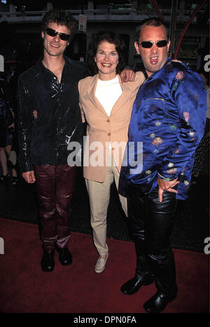 Dic. 14, 2005 - K15960LR.MATT PIETRA CON TREY PARKER E SHERRY LANSING .""South Park: più grande e più intonso'' PREMIERE al teatro cinese , HOLLYWOOD , CALIFORNIA 06-23-1999.Â© LISA ROSE-(Immagine di credito: © Globo foto/ZUMAPRESS.com) Foto Stock