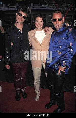 Dic. 14, 2005 - K15960LR.MATT PIETRA CON TREY PARKER E SHERRY LANSING .""South Park: più grande e più intonso'' PREMIERE al teatro cinese , HOLLYWOOD , CALIFORNIA 06-23-1999.Â© LISA ROSE-(Immagine di credito: © Globo foto/ZUMAPRESS.com) Foto Stock