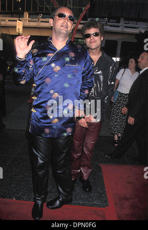 Dic. 14, 2005 - K15960LR.MATT PIETRA CON TREY PARKER .""South Park: più grande e più intonso'' PREMIERE al teatro cinese , HOLLYWOOD , CALIFORNIA 06-23-1999.Â© LISA ROSE-(Immagine di credito: © Globo foto/ZUMAPRESS.com) Foto Stock