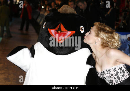 Nov. 26, 2006 - Londra, Regno Unito - K50846.001814.Brittany Murphy.'Happy Feet" Premiere-Arrivals-Empire Leicester Square, London, Regno Unito 11-26-2006. Contrassegnare CHILTON- - 2006(Immagine di credito: © Globo foto/ZUMAPRESS.com) Foto Stock