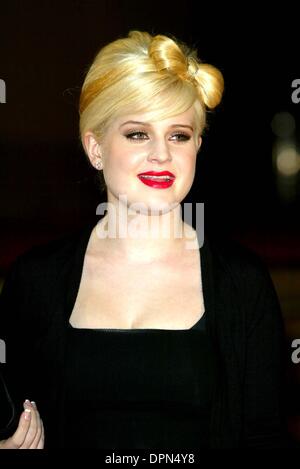 Febbraio 16, 2006 - Londra, Regno Unito - K46844.Â©MARK CHILTON/ linkUK.com/ 001673 .15-02-2006.Kelly Osbourne.BRIT Awards 2006-arrivi - EARLS COURT, Londra, Regno Unito.(Immagine di credito: © Globo foto/ZUMAPRESS.com) Foto Stock