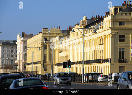 Tipico stile Regency appartamenti e proprietà in Brighton e Hove lungomare Foto Stock