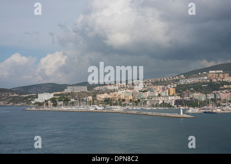 Turchia, Kusadasi. Porto turco città di Kusadasi, situato sul mare Egeo, gateway di Efeso. Foto Stock