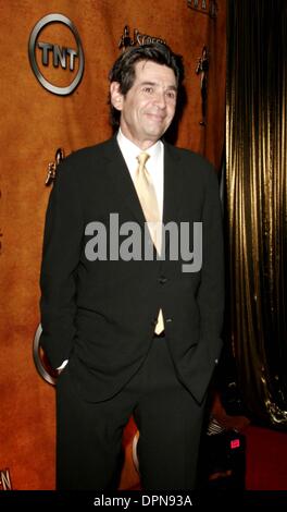 5 gennaio 2006 - Hollywood, CALIFORNIA, STATI UNITI D'AMERICA - ALAN ROSENBERG -.Il 12TH ANNUAL Screen Actors Guild AWARDS nomination sono annunciati al PACIFIC DESIGN CENTER -.WEST HOLLYWOOD, CALIFORNIA - .01-05-2006 -. NINA PROMMER/ 2005.K46331NP.(Immagine di credito: © Globo foto/ZUMAPRESS.com) Foto Stock