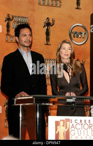 5 gennaio 2006 - Hollywood, CALIFORNIA, STATI UNITI D'AMERICA - BENJAMIN BRATT E ELLEN POMPEO -.Il 12TH ANNUAL Screen Actors Guild AWARDS nomination sono annunciati al PACIFIC DESIGN CENTER -.WEST HOLLYWOOD, CALIFORNIA - .01-05-2006 -. NINA PROMMER/ 2005.K46331NP.(Immagine di credito: © Globo foto/ZUMAPRESS.com) Foto Stock