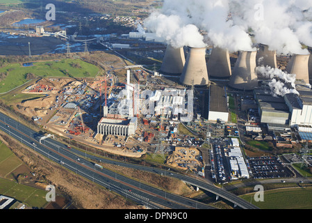 Una veduta aerea di Ferrybridge Power Station,West Yorkshire, Regno Unito, che mostra il nuovo multi alimentazione carburante impianto in costruzione Foto Stock