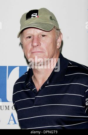 Apr. 10, 2006 - Los Angeles, California, Stati Uniti d'America - GORDON CLAPP -.4TH CELEBRITY GOLF CLASSIC DETENUTE DAL MUSEO DELLA RADIO E DELLA TELEVISIONE -.RIVIERA USA CLUB, Pacific Palisades, CALIFORNIA - .04-10-2006 -. NINA PROMMER/ 2006.K47341NP.(Immagine di credito: © Globo foto/ZUMAPRESS.com) Foto Stock