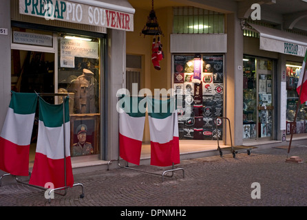 In epoca fascista Predappio, il luogo di nascita di Mussolini, era conosciuto come "l'UCE's town', e nelle vicinanze di Forlì era "l'UCE città dell' Foto Stock