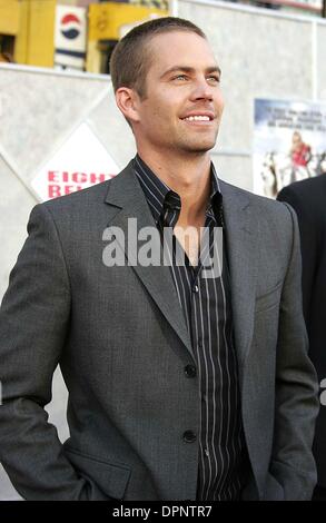 Febbraio 12, 2006 - Hollywood, CALIFORNIA, STATI UNITI D'AMERICA - Paul Walker -.Premiere mondiale di 'otto sotto" -.El Capitan theater di Hollywood, California - .02-12-2006 -. NINA PROMMER/ 2006.K46391NP.(Immagine di credito: © Globo foto/ZUMAPRESS.com) Foto Stock