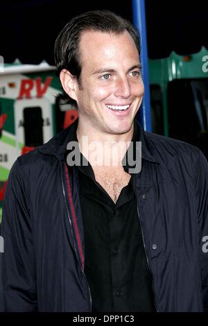 Apr. 23, 2006 - Los Angeles, California, Stati Uniti d'America - ARNETT -.RV - LOS ANGELES PREMIERE -.MANN VILLAGE THEATRE, Westwood, CALIFORNIA - .04-23-2006 -. NINA PROMMER/ 2006.K47577NP.(Immagine di credito: © Globo foto/ZUMAPRESS.com) Foto Stock