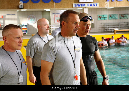 11 gennaio 2006 - K54277ES.THE GUARDIAN.FORNITO DA ES- Bob Watson, Butch Flythe, Kevin Costner, Neal McDonough.TV-FILM STILL(Immagine di credito: © Globo foto/ZUMAPRESS.com) Foto Stock