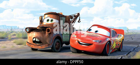 1 febbraio 2006 - Foto di sinistra a destra: Mater e McQueen in una scena di automobili, la settima caratteristica animata per essere creati da Pixar Animation Studios e rilasciato da Walt Disney Pictures, è una ad alto numero di ottani avventura commedia che offre un ampio assortimento di automobili come personaggi che ottengono il loro calci sulla Route 66. Il film è diretto da Academy AwardÂ® vincitore John Lasseter..TV-FILM STIL Foto Stock