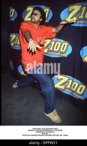 Il 1 gennaio, 2006 - K22012AR: Z100 ZOOTOPIA 2001.NASSAU Veteran's Memorial Coliseum.UNIONDALE, NJ 06/01/01.Shaggy. ANDREA RENAULT/ 2001(Credit Immagine: © Globo foto/ZUMAPRESS.com) Foto Stock