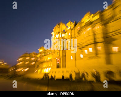 Jan 01, 2006 - Udaipur, Rajasthan, India - Twilight, tempo di esposizione vista sul Palazzo di Città in Udaipur, Rajasthan, India (credito Immagine: © David H. pozzetti/ZUMAPRESS.com) Foto Stock