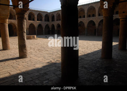 Dic 31, 2008 - Aiko, Israele - Acri (Akko)La città di Acri o Akko è uno dei più antichi abitata continuamente città in tutto il mondo, risalente al tempo del faraone Thutmosi III (1504-1450 BCE). È una città di intrighi, dove si può camminare attraverso il labirinto di vicoli e stradine ed esplorare i resti delle Crociate, Musulmani e conquistatori Ottomano. Camminando lungo le pareti del Foto Stock