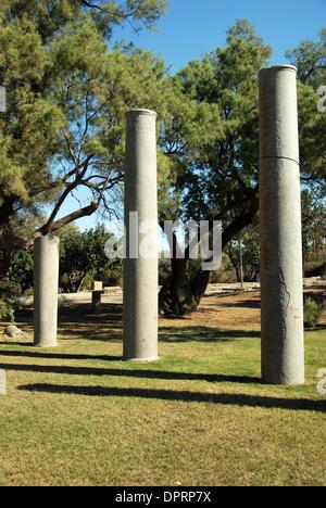 Dic 31, 2008 - Ashkelon, Israele - Il Ashkelon National Park si trova all'interno di un antico bastione a. Un sentiero ai piedi della parete del crociato della città offre una vista incantevole del parco, le dune di sabbia a sud di Ashkelon e attuale Ashkelon. Al centro del parco sono i resti da la biblica Tel Ashkelon, anche se è vero che la più impressionanti rovine presso il sito sono dal Ro Foto Stock