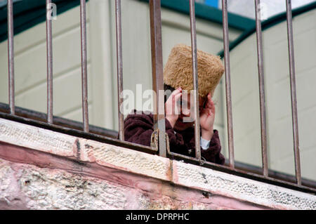 Dic 31, 2008 - Gerusalemme, Israele - celebra la festa ebraica Purim nel complesso Mea Shearim quartiere, Gerusalemme, Israele mercoledì 15 marzo 2006. (Credito Immagine: © Rafael Ben-Ari/camaleonti occhio/ZUMA Press) Foto Stock