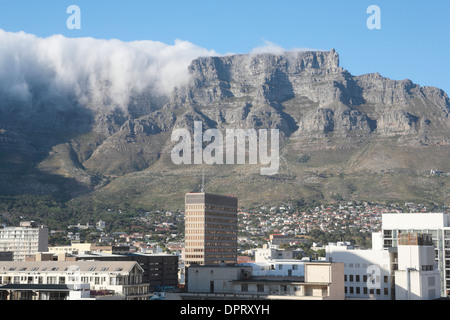 Vista aerea di Cape Town CBD con Table Mountain in background Foto Stock
