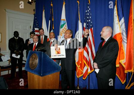 Federazione unita degli insegnanti , ABC migliore piano di capitale e città N.Y.membri del Consiglio con i funzionari eletti attesa conferenza stampa presso il Municipio 28-01-2009.Foto di Bruce Cotler-Globe foto, inc..K60953BCO.Consigliere Robert Jackson (credito Immagine: © Bruce Cotler/Globe foto/ZUMAPRESS.com) Foto Stock