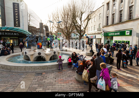 Strada Commerciale del centro storico di Portsmouth. Foto Stock