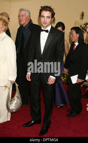 Feb 22, 2009 - Hollywood, California, Stati Uniti d'America - attore Robert Pattinson arrivando al 81st annuale di Academy Awards tenutosi presso il Kodak Theatre di Hollywood. (Credito Immagine: © Paul Fenton/ZUMA Press) Foto Stock