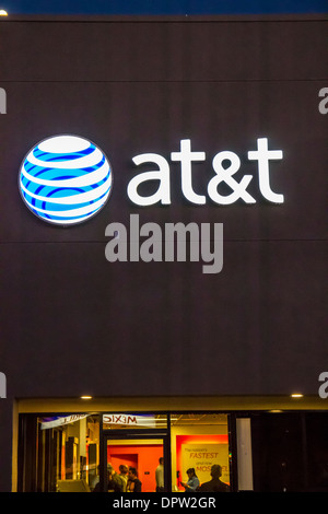 Un negozio AT&T in Woodland Hills California Foto Stock